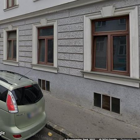 Altbauwohnung Neu Saniert - Fuer Familien Geeignet Vienna Exterior photo