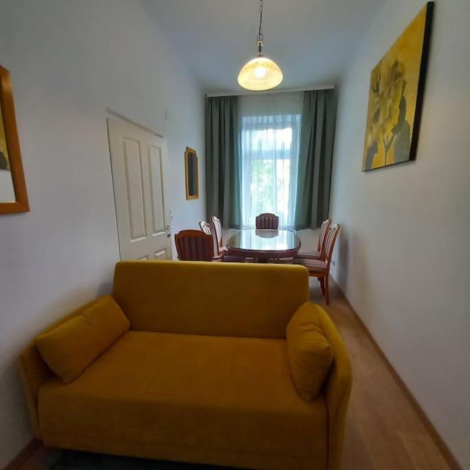 Altbauwohnung Neu Saniert - Fuer Familien Geeignet Vienna Exterior photo
