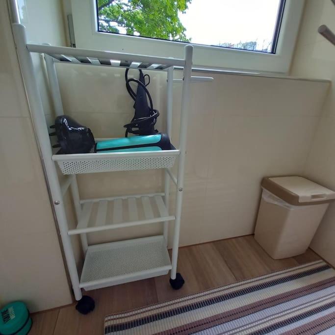 Altbauwohnung Neu Saniert - Fuer Familien Geeignet Vienna Exterior photo